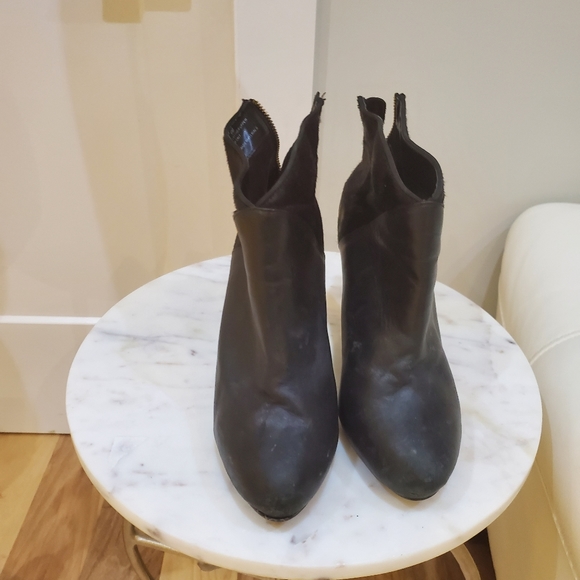 Lexington Black leather & Fur boots - Picture 1 of 5